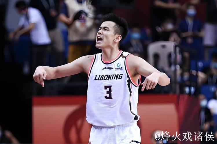 赵继伟18+10辽宁8人上双大胜深圳 总分2-0领先 赵继伟18+10辽宁8人上双大胜深圳 总分2-0领先